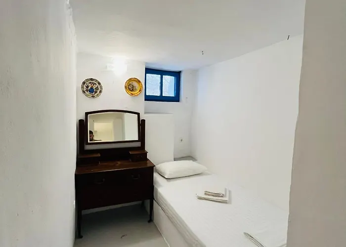 Castle Seaview * Serifos Town